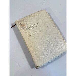 The Holy Bible Self Pronouncing Edition King James Zipper White World Publishing